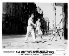 The Day the Earth Caught Fire 930088
