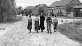 Das weiße Band - Eine deutsche Kindergeschichte 13470