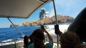 The Volcano: Rescue from Whakaari 1034360