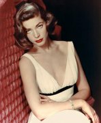 Lauren Bacall 8043