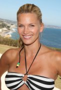 Natasha Henstridge 105231