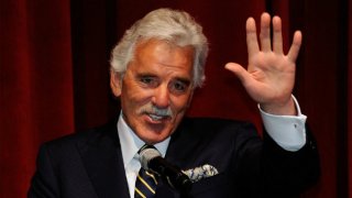 Dennis Farina 254284