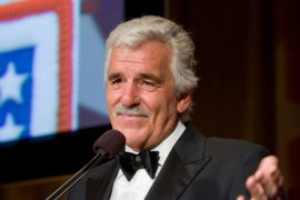 Dennis Farina 254308