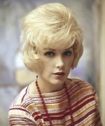 Stella Stevens 480424