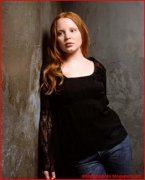 Lauren Ambrose 4520