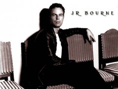 JR Bourne 205622