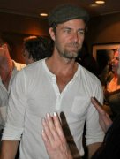 JR Bourne 205619