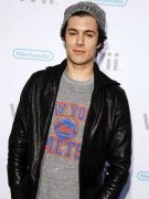 Adam Brody 163966