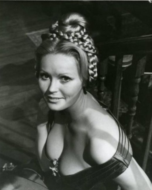 Veronica Carlson