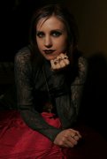 Emily Perkins 243407