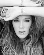 Katie Cassidy 218017