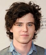 Charlie McDermott 277276