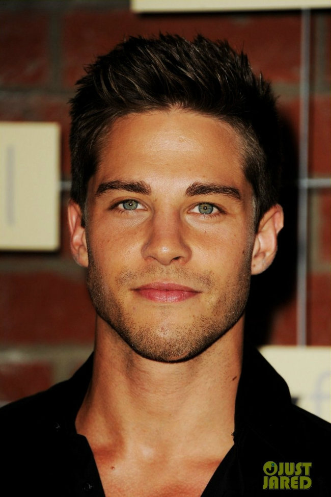 Dean Geyer