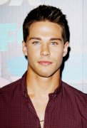 Dean Geyer 202322