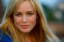 Caity Lotz 145027