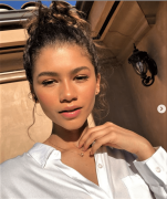 Zendaya 493652